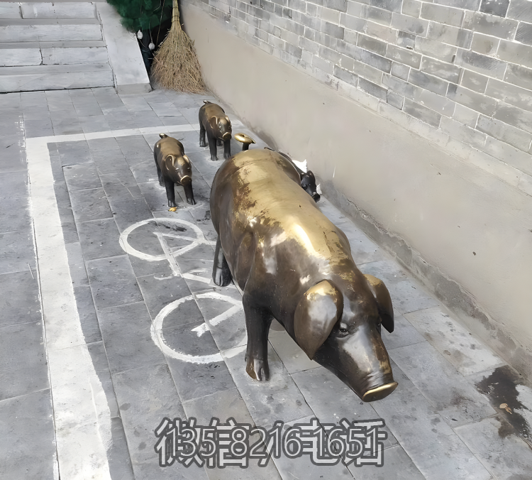 景区园林创意定制铸铜十二生肖猪雕塑