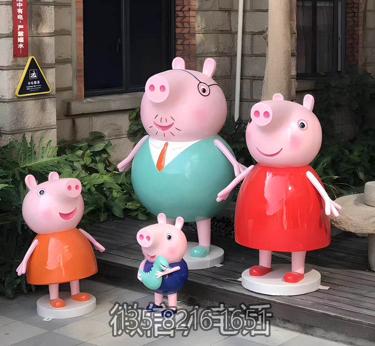 定制玻璃钢卡通组合小品小猪佩奇一家雕塑