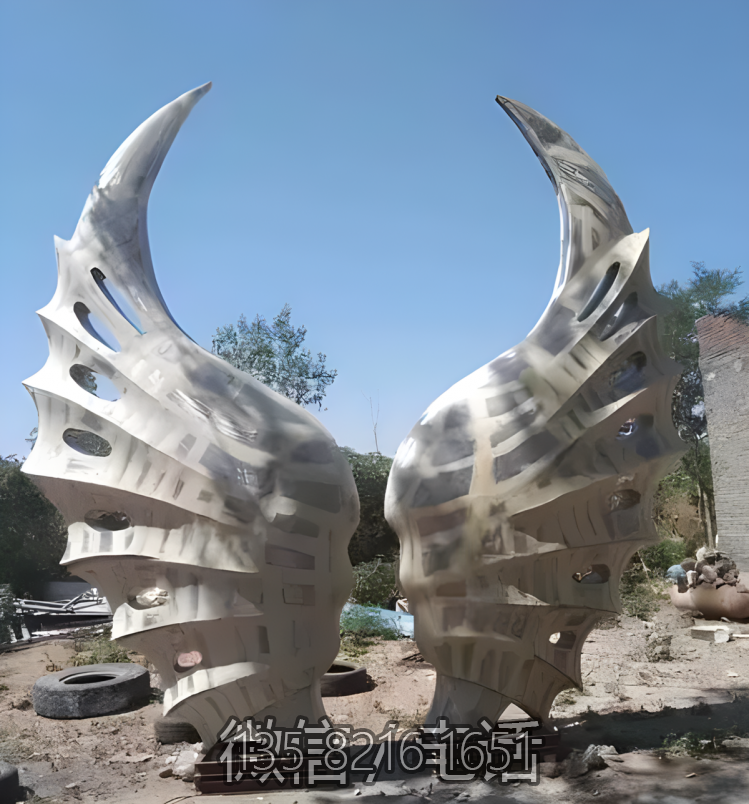 一对玻璃钢抽象翅膀雕塑