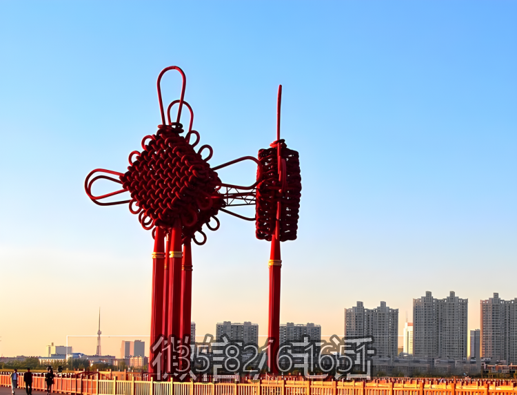 不锈钢大型中国结景观雕塑