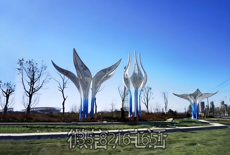 公园里的百合花不锈钢景观雕塑造型