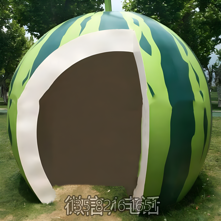 西瓜屋玻璃钢雕塑