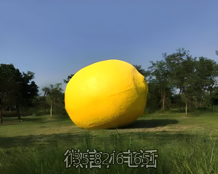 草坪上的玻璃钢仿真柠檬雕塑