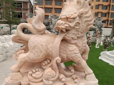 景区摆放晚霞红浮雕麒麟雕塑