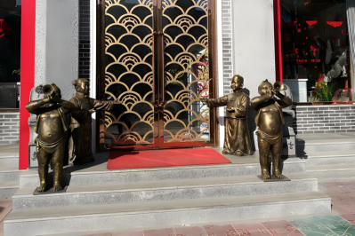 吹唢呐酒店婚庆门口迎宾孩童摆件吹奏雕塑