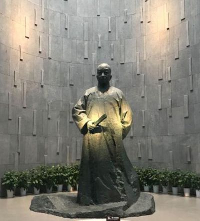 吴昌硕雕塑像