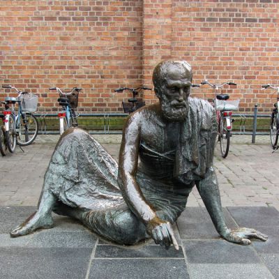 商业街景观人物摆件阿基米德青铜雕塑