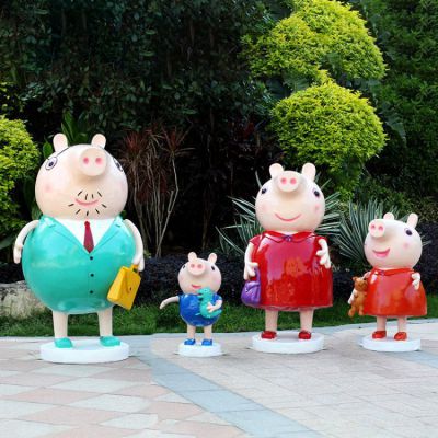 广场户外玻璃钢卡通小猪佩奇一家人雕塑