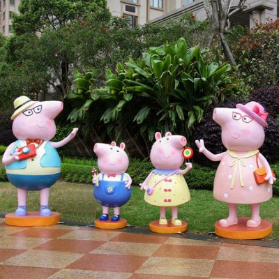 花园摆件玻璃钢卡通动画片小猪佩奇一家人雕塑