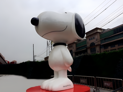园林户外玻璃钢IP公仔大型卡通Snoopy雕塑