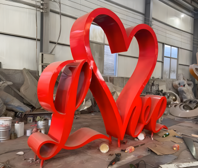 love不锈钢爱心文字雕塑