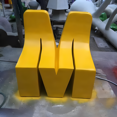 玻璃钢M型字母座椅雕塑