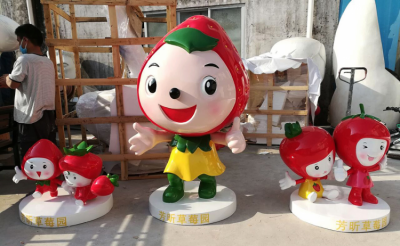 玻璃钢卡通草莓雕塑公仔