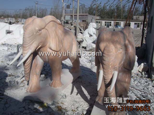 单体 站立的大象石雕雕塑
