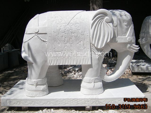 精致的汉白玉大象雕塑