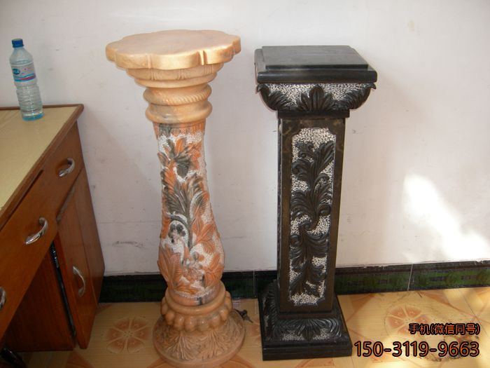 花瓶柱雕塑