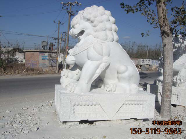 汉白玉狮子雕塑侧面图
